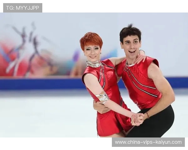 花滑冰舞组合默契爆棚，连评委都露出惊叹